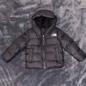 The North Face 2T Toddler Black down hooded bubble jacket gender neutral unisex
